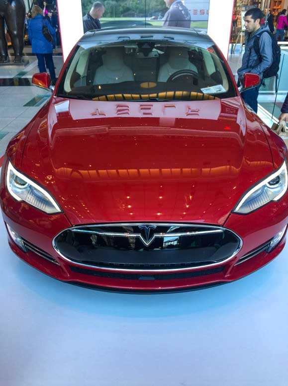 Tesla Model S - New York City 2015