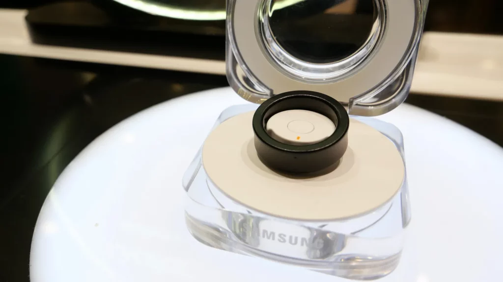 Samsung Galaxy ring displayed in a store