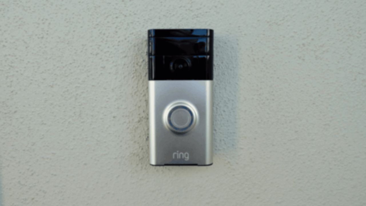 Ring’s first 4K battery doorbell starts at $250 with AI built in